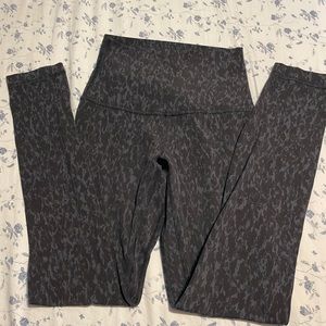 Lululemon size 0, leopard print align leggings, 25inch. Great condition.